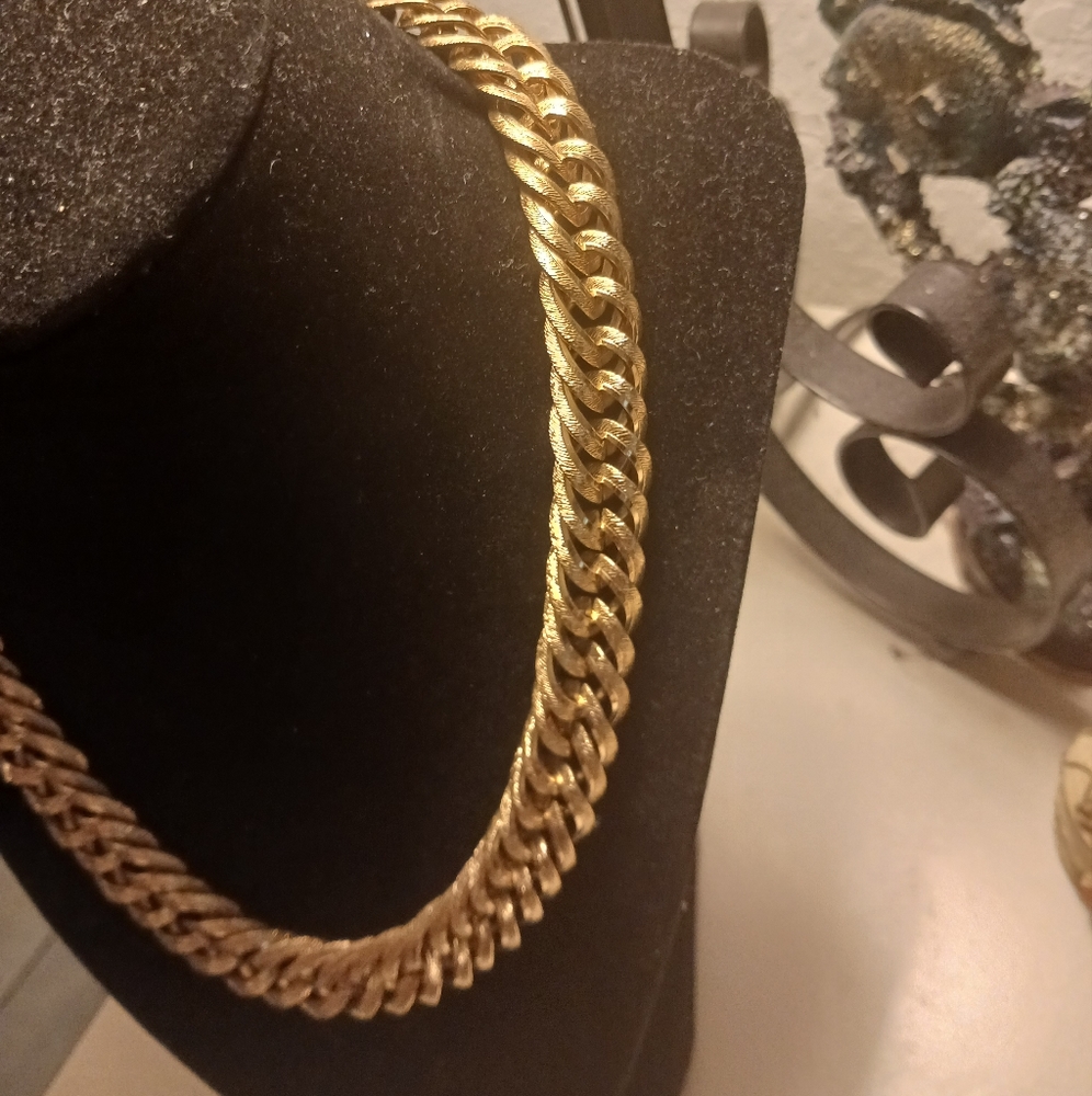 Beautiful THICK necklace - Picture 2 of 10